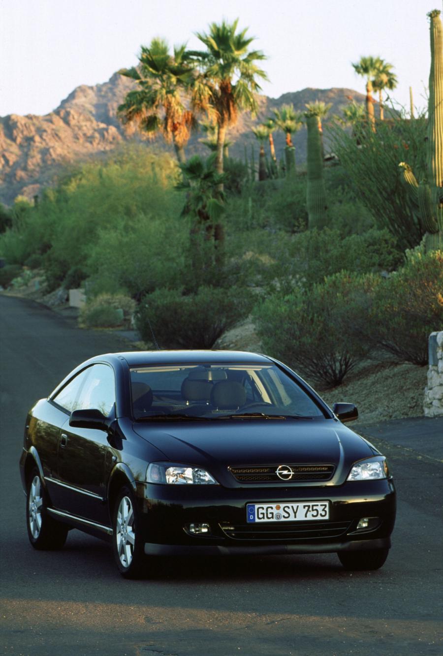  Opel Astra Coupe (G) 2000 года  (фото 20 из 42)